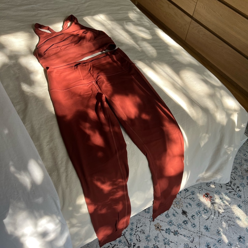Lululemon set (sz 10 bra / 12 leggings)